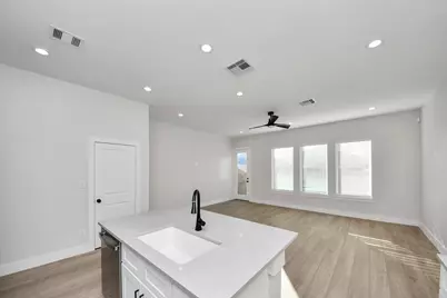 8306 Comal Street #B, Houston, TX 77051 - Photo 12