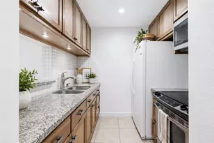 7200 Clarewood Dr, Houston, TX 77036 - Photo 8