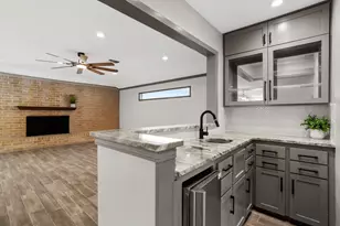 3031 Fairway Dr, Sugar Land, TX 77478 - Photo 12