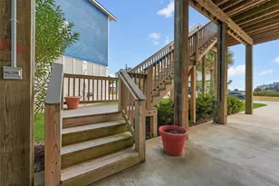 25102 Sausalito Dr, Galveston, TX 77554 - Photo 4