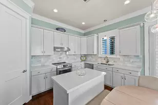 25102 Sausalito Dr, Galveston, TX 77554 - Photo 8