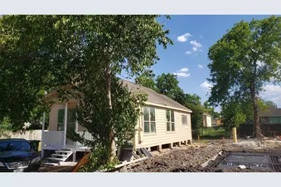 814 39th Street, Houston, TX 77022 - Photo 1