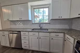 4718 Blanton Blvd, Houston, TX 77092 - Photo 10