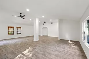 5425 Jeffrey St, Dickinson, TX 77539 - Photo 6