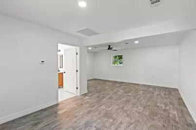 5425 Jeffrey Street, Dickinson, TX 77539 - Photo 14