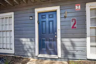 2420 McDuffie St, Houston, TX 77019 - Photo 2