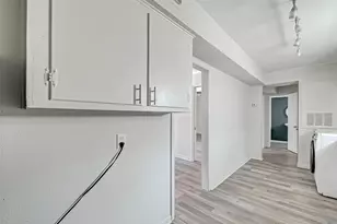 2420 McDuffie St, Houston, TX 77019 - Photo 16