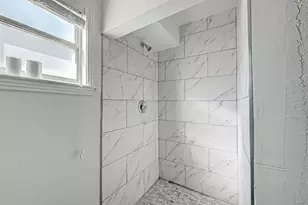 2420 McDuffie St, Houston, TX 77019 - Photo 26