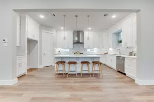 1424 W 34th 1/2 St, Houston, TX 77018 - Photo 8