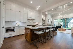 1521 Nevada St, Houston, TX 77006 - Photo 4