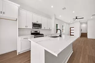 8110 Carver Rd, Houston, TX 77088 - Photo 8
