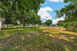 416 E Caney St, Wharton, TX 77488 - Photo 22