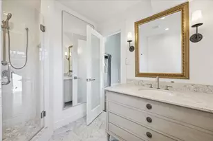 1919 Missouri St, Houston, TX 77019 - Photo 14