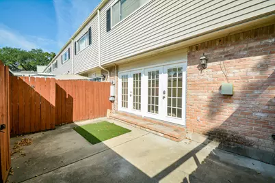 13282 Trail Hollow Drive, Houston, TX 77079 - Photo 32