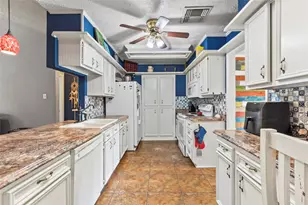 5906 High Meadow St, League City, TX 77573 - Photo 18