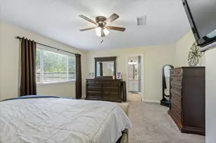 301 Bull Run Dr, League City, TX 77573 - Photo 16