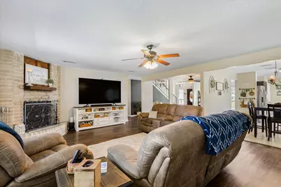 301 Bull Run Drive, League City, TX 77573 - Photo 6