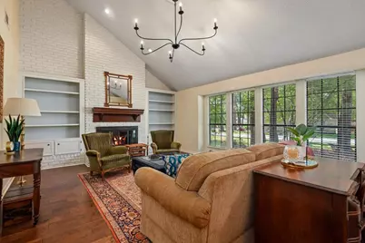 10 Cape Chestnut Drive, The Woodlands, TX 77381 - Photo 6