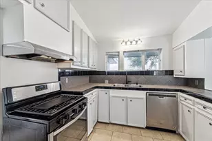 5125 Maple St, Bellaire, TX 77401 - Photo 8