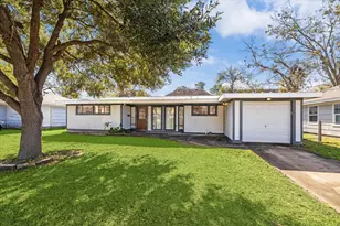 5125 Maple St, Bellaire, TX 77401 - Photo 1