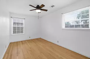 6946 Cole Creek Dr, Houston, TX 77092 - Photo 22