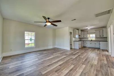 1122 W 2nd Street, Freeport, TX 77541 - Photo 6