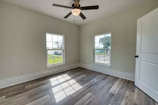 1122 W 2nd St, Freeport, TX 77541 - Photo 14