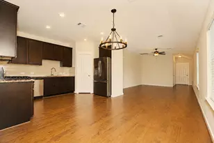 233 Laura Leigh Ln, Angleton, TX 77515 - Photo 4
