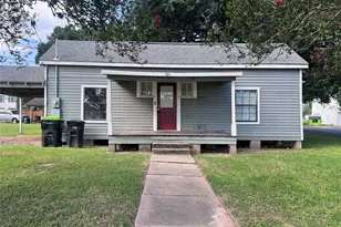 521 W Caney St, Wharton, TX 77488 - Photo 2