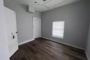 521 W Caney St, Wharton, TX 77488 - Photo 8