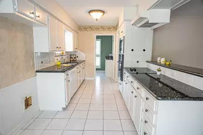 205 Banyan Street, Lake Jackson, TX 77566 - Photo 14