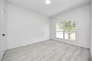 10217 Teneha Dr, Houston, TX 77033 - Photo 2