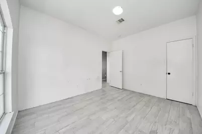 10217 Teneha Drive #B, Houston, TX 77033 - Photo 14