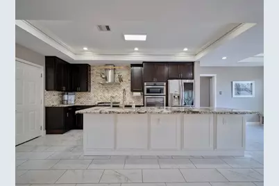 4219 Redbud Street SW, Houston, TX 77051 - Photo 8