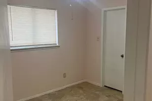 6435 S Briar Bayou Dr, Houston, VT 77072 - Photo 4