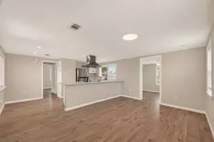 521 N Vionett Ln, Texas City, TX 77591 - Photo 6