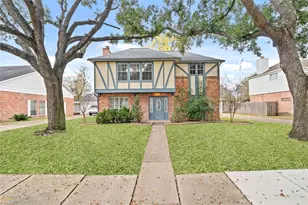 8115 Town Creek Dr, Houston, TX 77095 - Photo 2