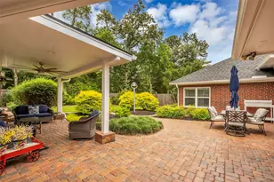 11 Feather Branch Ct, The Woodlands, TX 77381 - Photo 38