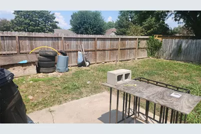 8718 Glen Shadow Drive, Houston, TX 77088 - Photo 16