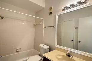 6500 Harbor Town Dr, Houston, TX 77036 - Photo 18