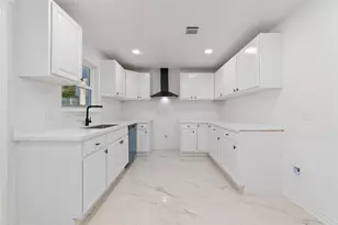 11434 Sharpview Dr, Houston, TX 77072 - Photo 10