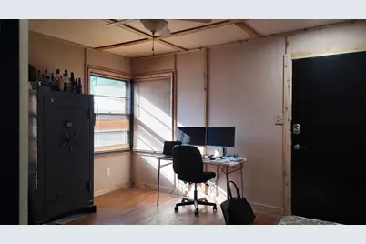 408 Walnut St, Yoakum, TX 77995 - Photo 22