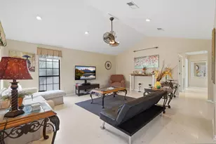 360 S Lakeside Dr, Huntsville, TX 77320 - Photo 14