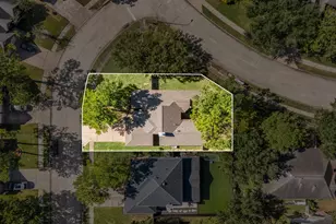 17222 Crown Meadow Ct, Houston, TX 77095 - Photo 2