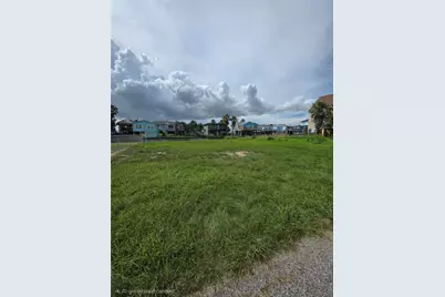 90 Bayou Vista Drive, Hitchcock, TX 77563 - Photo 1