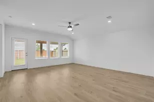 30723 Skye Villa Ln, Fulshear, TX 77441 - Photo 10