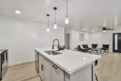 4705 Pease Street, Houston, TX 77023 - Photo 12