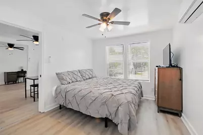 4705 Pease Street, Houston, TX 77023 - Photo 38