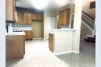 9810 Mossy Tree Ln, Houston, TX 77064 - Photo 10