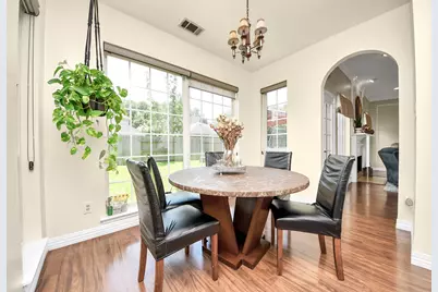 2011 Richland Ct, Sugar Land, TX 77478 - Photo 4